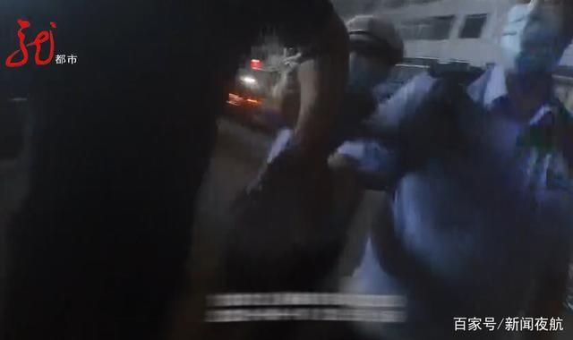  副大队长|遇到交警，司机主动承认喝酒了，咋这么配合？原来司机不止喝酒了