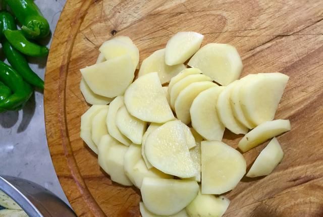  好学|爱吃茄子土豆看过来，东北地三鲜家庭版，好学易做，口味不输酒店