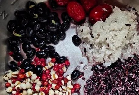 白发|坚持喝了3个月这粥,白发少了,气色好了,闺蜜效仿也做给妈妈喝