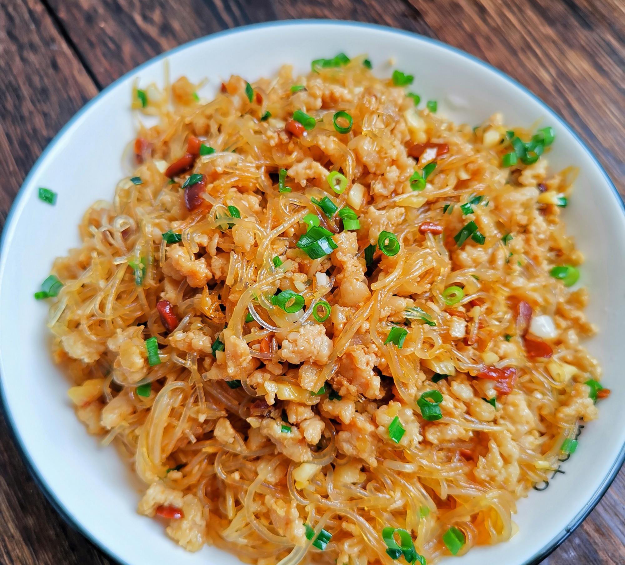  下饭|特别下饭的肉末粉丝，做法简单成本低，做它米饭要多煮