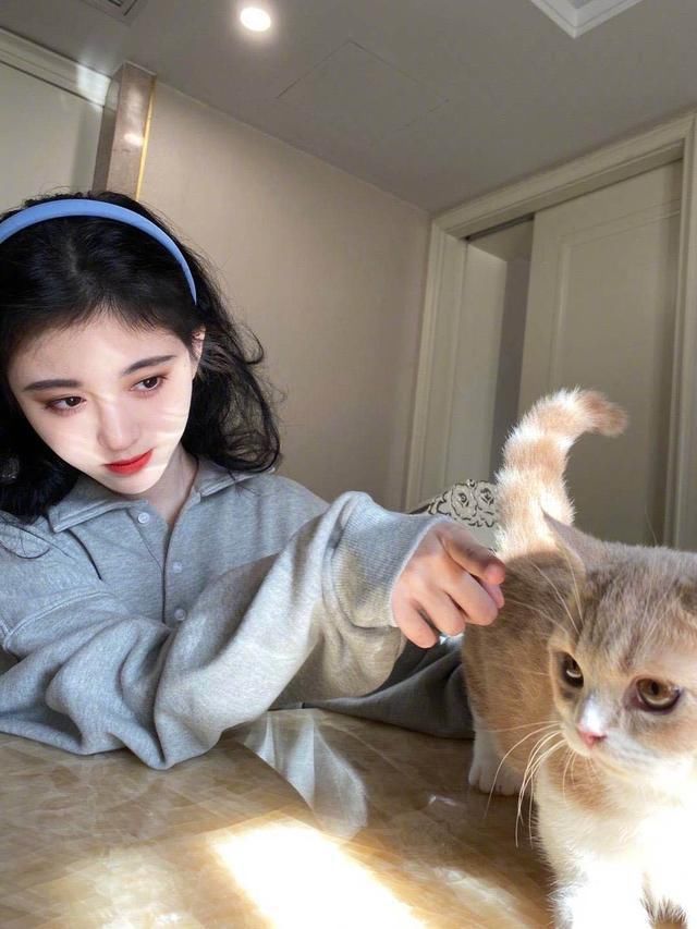 穿搭|用好小配饰,为造型添光彩,时尚的秘诀就藏在细节里