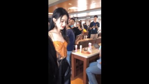  中餐厅|湘江橘子洲头的甜酷girl 赵丽颖现身《中餐厅》发布会现场