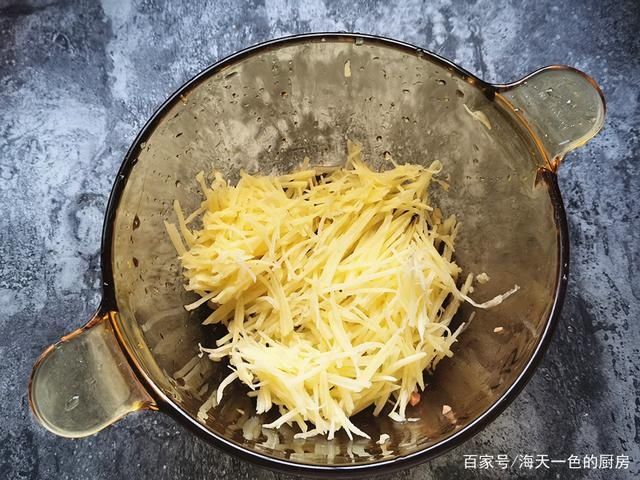  小白|土豆不要炒着吃了，试试这样做，营养又好吃，厨房小白也能学会！
