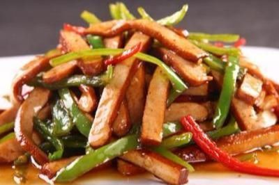 红油|霸王筒子骨、香草牛蛙、香炒豆腐干、红油豆皮精选几道川菜做法