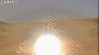  引发|毁灭性爆炸引发巨型橙色蘑菇云，谁是「元凶」？