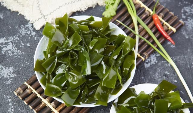  难怪|炒这4种菜，最忌讳放葱姜蒜！不少人都搞错，难怪口感不好味道差