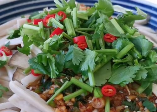 辣味|这才是杏鲍菇最好吃的做法,酸辣味美,营养下饭,不错的凉拌菜