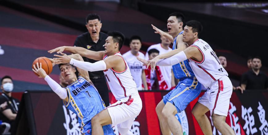  分钟|3分钟0分！宏远1米96三分手遭弃用，杜锋会放弃他吗