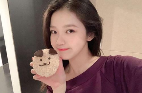  设计会掉的还|心机女故意走光博眼球，秒被节目组打脸，为走红骚操作不断