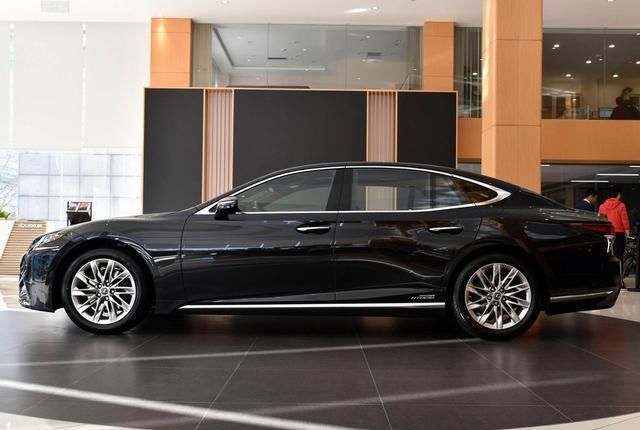  原装|年轻人都喜欢的一款车，原装进口，开出去回头率爆表