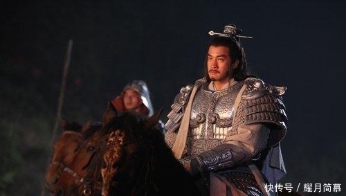  项羽|项羽为何会败? 韩信道出8个字, 但郭嘉却只道出1个字