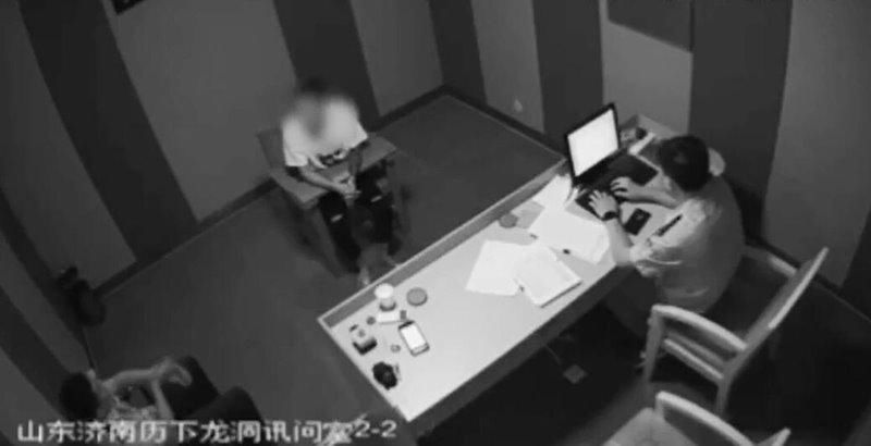 竟是|网恋美女竟是抠脚大汉！一男子被骗走五万多元