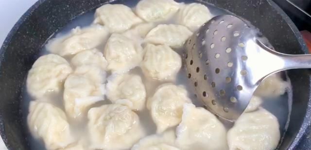  豆角|夏天此菜要多吃, 钙是鸡肉的7倍, 只要1元一斤, 用来包饺子超级香