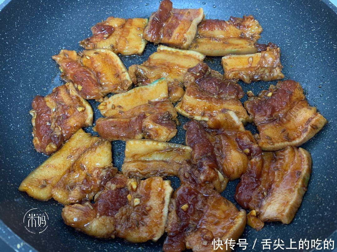 焦香|这是五花肉最好吃的做法,不放油,不放水,焦香软嫩口感好极了