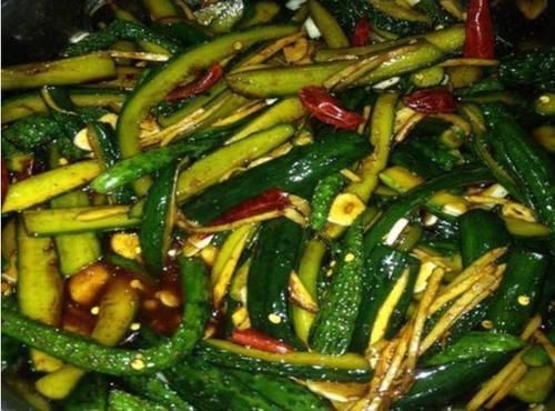 撒盐|腌黄瓜,直接撒盐是大忌多加1步,黄瓜脆爽还入味,3个月都不坏