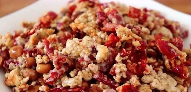  冒汗|川菜大厨教我辣椒做法，香辣酥脆，吃一口就冒汗，太下饭了