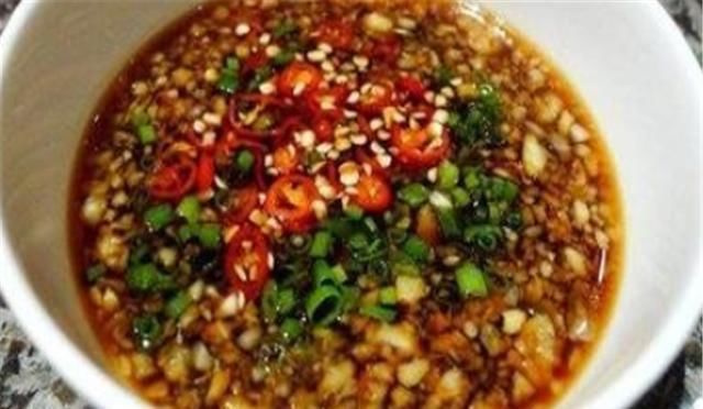  鸡蛋|荷包蛋别再直接下锅水煮了，教你一个小妙招，荷包蛋完整不破超赞