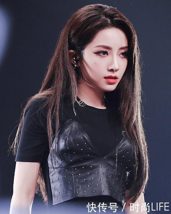 不火不|曾可妮决赛跳舞把肩带都跳断了舞台反应能力太强,不火不应该