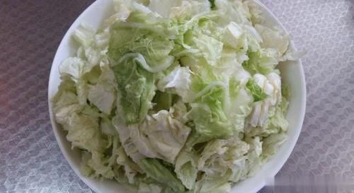 块钱|分享一个白菜好吃的做法,成本不到3块钱,每周做3次吃不腻