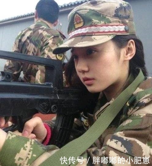 图片|趣味图片幽默段子:哈哈哈,这只大懒猫也学会葛优躺了嘛,厉害了