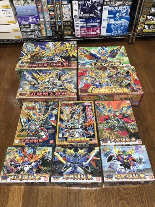  日本|日本收藏家展示自己的钢普拉模型 总数过千不乏珍品