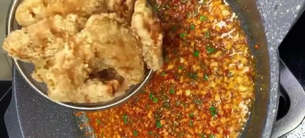 不厌|鸡翅怎么做好吃试试家常版香辣鸡翅,外焦里嫩香辣酥脆百吃不厌