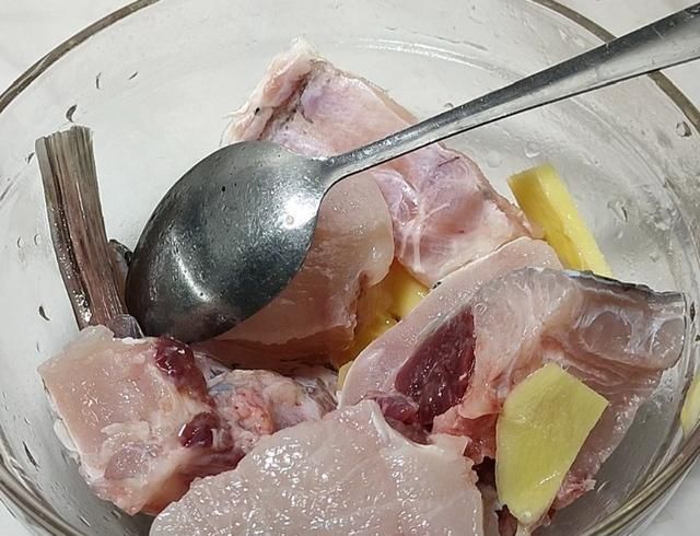  香浓|鱼和苦瓜天生一对，这客家做法超下饭，香浓入味又不苦，太好吃了