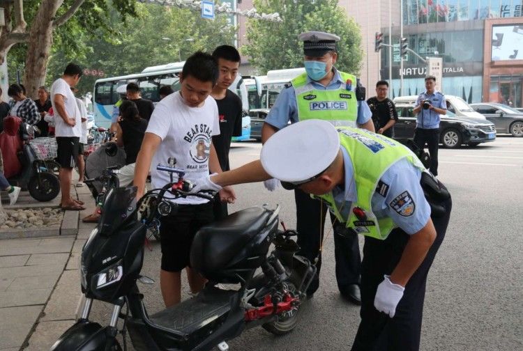 电动车|你挂牌了没?电动车正式挂牌上路,临沂交警开展集中整治行动