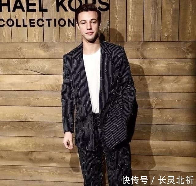  女孩|T型台 | 水果女孩朴秀荣穿上它，好一个明媚灿烂的plmm