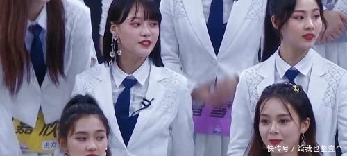 感言|张艺凡发表感言,台下学员不是翻白眼就是发呆,王艺瑾却挤出微笑