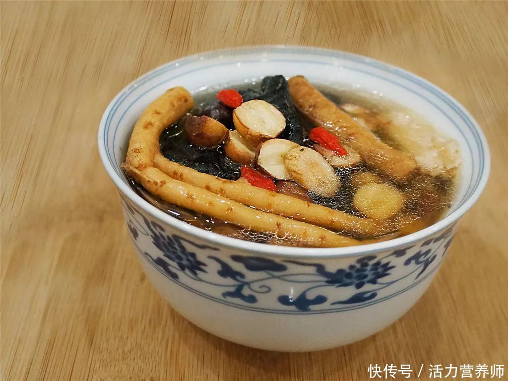 女性如何保持青春靓丽(前方提醒：女性经常这样做，永远青春美丽，你也许一个都没做到)