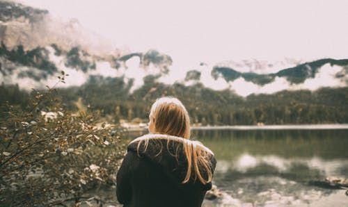 不值|女子相亲要五十万彩礼,相亲男怒怼“你不值这个价”