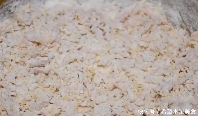 咬一口|南瓜别炒了,做成麻花,浓浓南瓜香,咬一口嘎嘣脆,小时候的味道