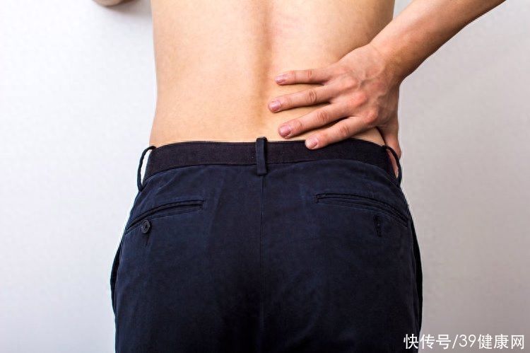 女生的屁股后面，为啥会有两坨“黑印子”？是私生活不检点吗？2023