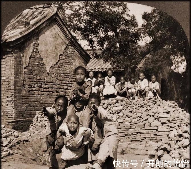 两菜|100年前高清老照片 火热的面摊 普通人家的两菜一汤