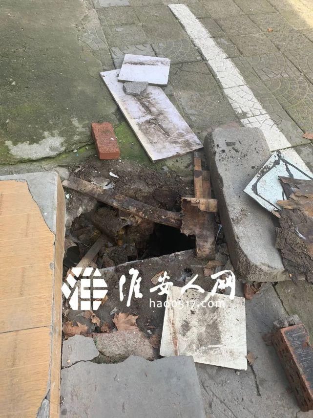 花园|【危险】月湖花园北门这个窨井盖,没人管了吗?!
