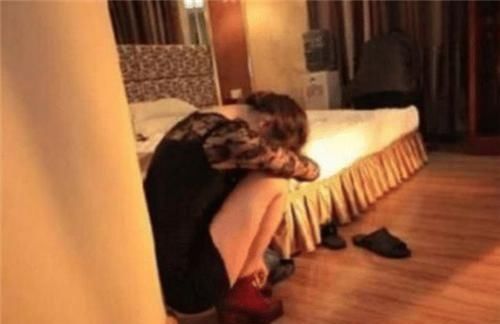  夫妻|警察酒店查房，只需问一句话，就能分辨“真假夫妻”，大开眼界