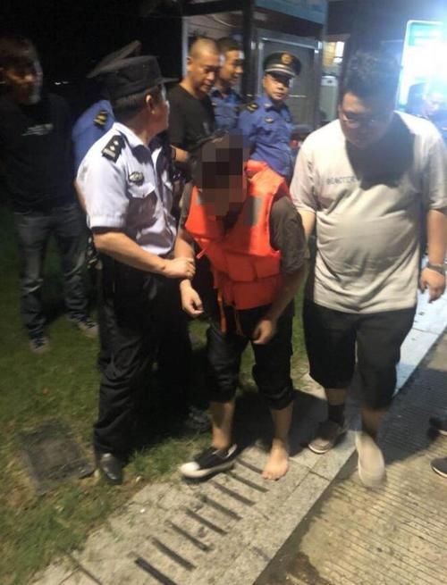 民警|2名失恋男子相约跳桥，一人跳下去后，把同来的女同事当场吓哭