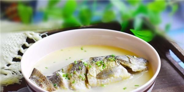  味道|这两种调味料都是腥味的“催化剂”，不管炖什么鱼，都不要放