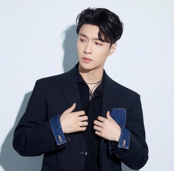  编写|原创《莲》还没被接受，张艺兴就发教材编写倡议，李诞白吐槽了