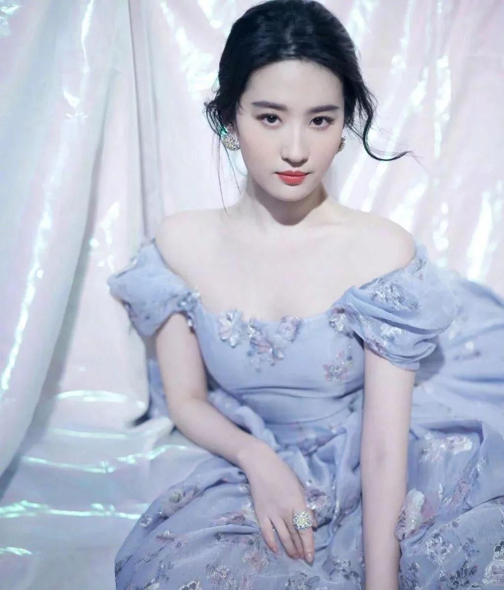 故事|刘亦菲，又红了丨百家故事