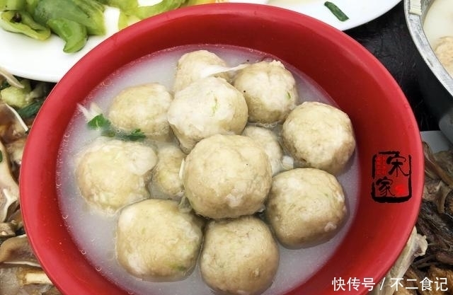 农村|农村330元一桌的宴席,鸡鸭鱼肉都有,利润在哪?