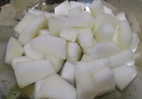  冬瓜|排骨冬瓜莲藕汤的做法，简单易学，加1味料，更香更好喝