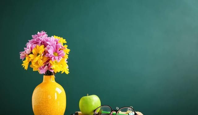  礼物|“每年出差十几趟，给老师快递礼物”：家长为了孩子，到有多拼？