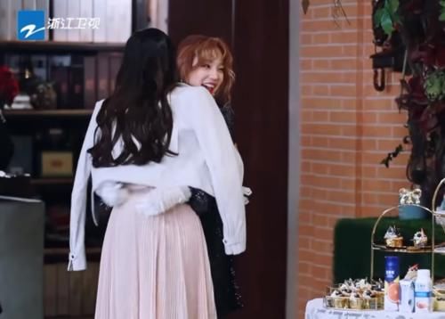  多观众都|宋雨琦用脚踢baby的脸时，有谁注意baby的表情，不装了？