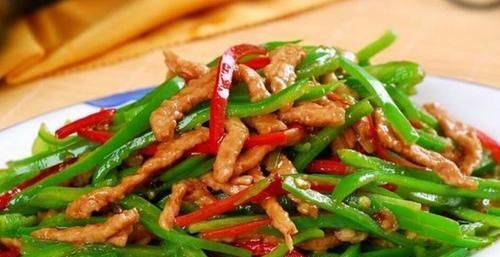  技巧|不管炒什么肉丝都不要直接下锅，教你2个小技巧，肉丝鲜嫩不粘锅