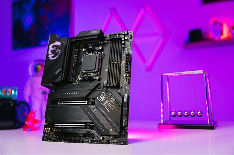 DIY主板选哪个？微星MPG X670E CARBON WIFI暗黑了解一下