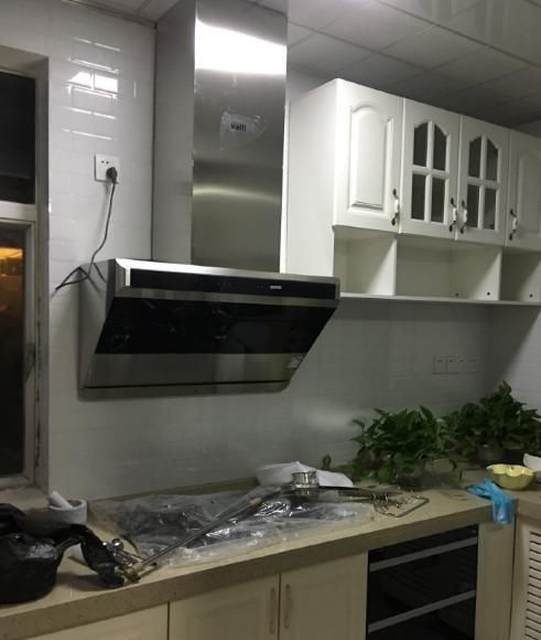  电视墙|新房装修砌了半堵墙，既是电视墙又隔出个麻将室，一举两得！