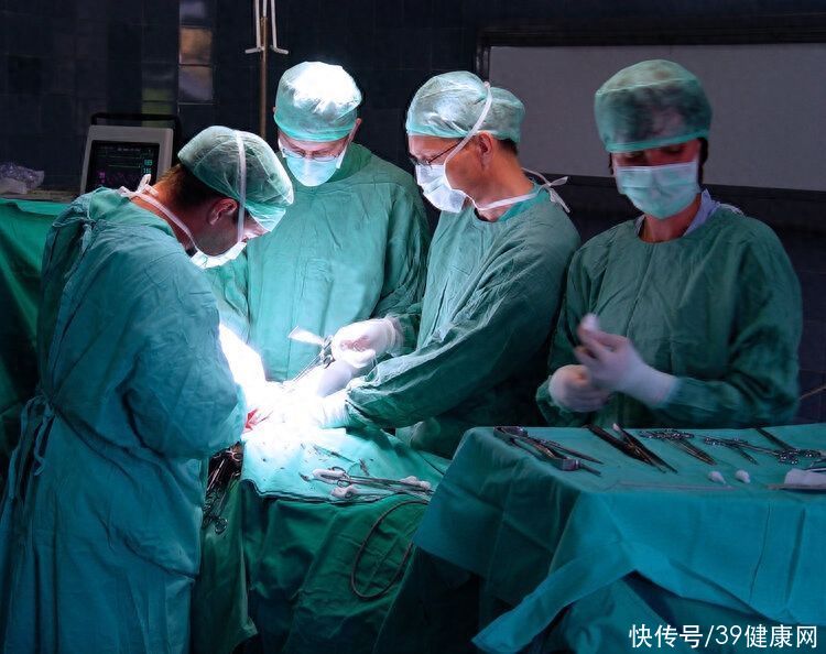 国内停止心脏支架手术是真的吗(国内将逐渐停止“心脏支架”手术？做完人就不行了？告诉你真相)