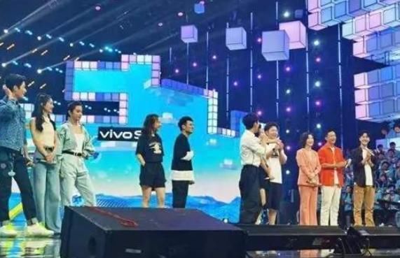  男女|赵丽颖“开杠”放狠话，称不认识王一博，《有翡》男女主再同框